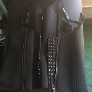 “NWT” SlimmKiss Womens Corset Black Sz.Lrg